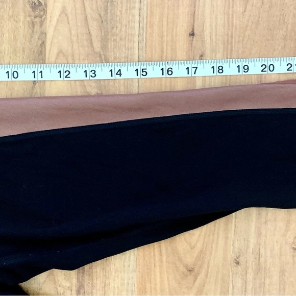 Athleta Salutation Colorblock 7/8 leggings, black and brown, size XS - Picture 4 of 5